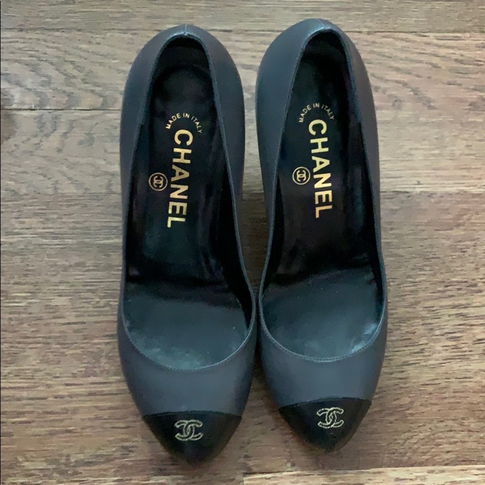 Chanel Dark Grey Pump